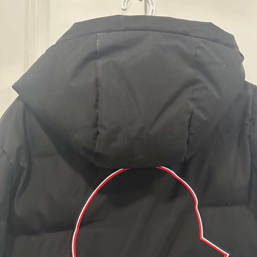 - Moncler Men’s Winter Jacket. - Picture 7 of 11